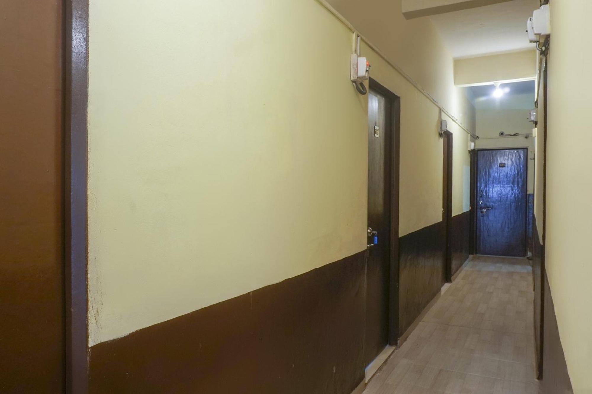 Hotel O R K Hotel Pimpri-Chinchwad Extérieur photo