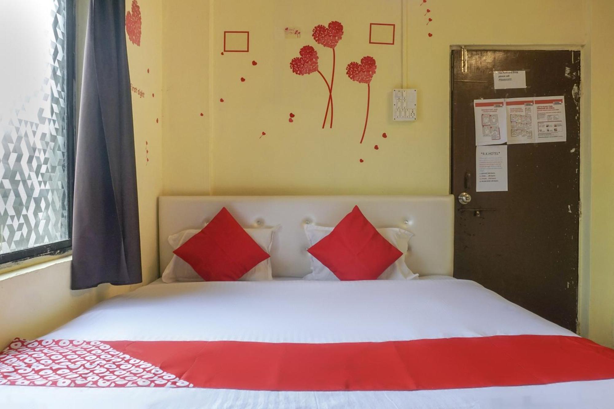 Hotel O R K Hotel Pimpri-Chinchwad Extérieur photo