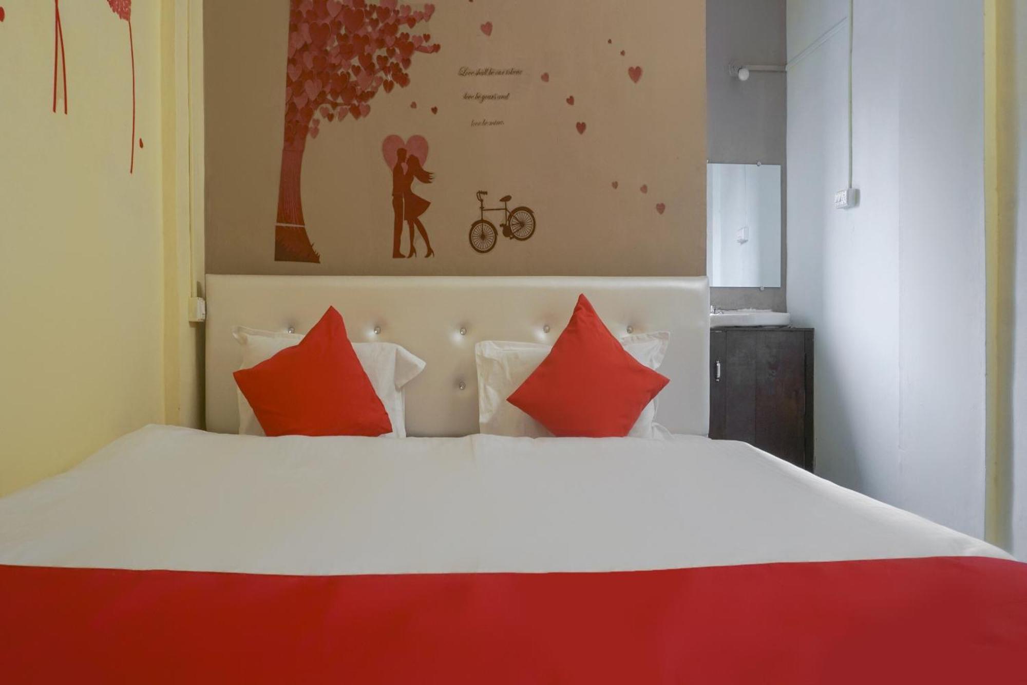 Hotel O R K Hotel Pimpri-Chinchwad Extérieur photo