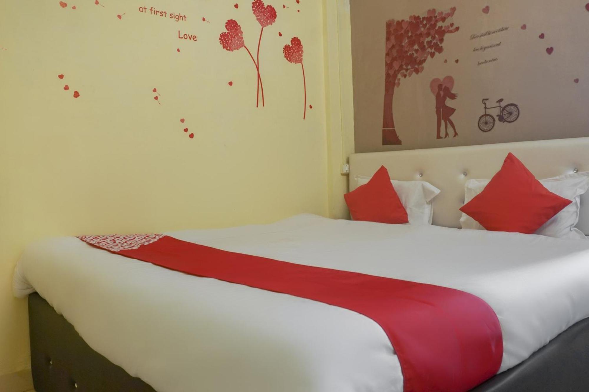 Hotel O R K Hotel Pimpri-Chinchwad Extérieur photo